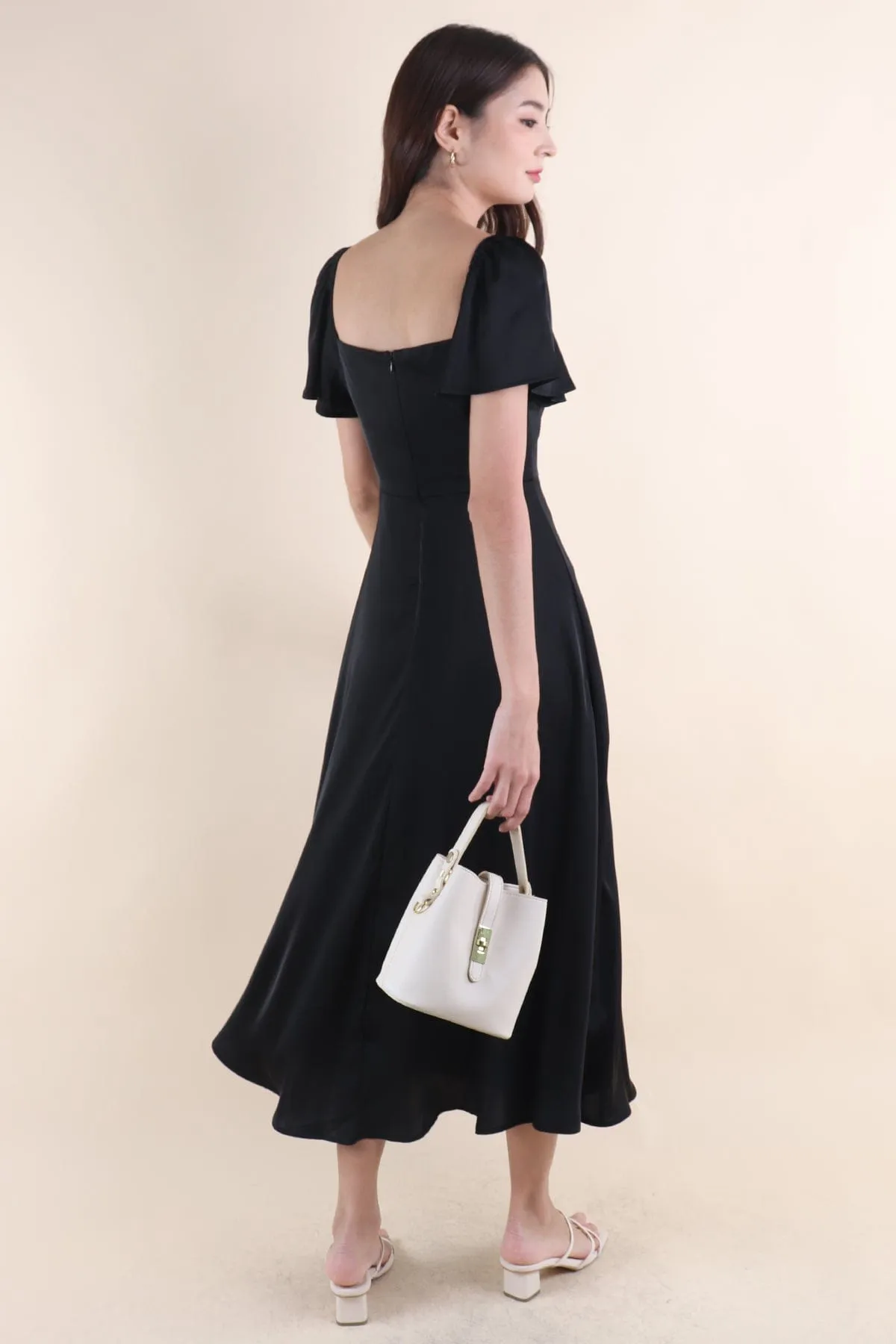 CARMELLIA FLUTTERS MAXI DRESS IN BLACK