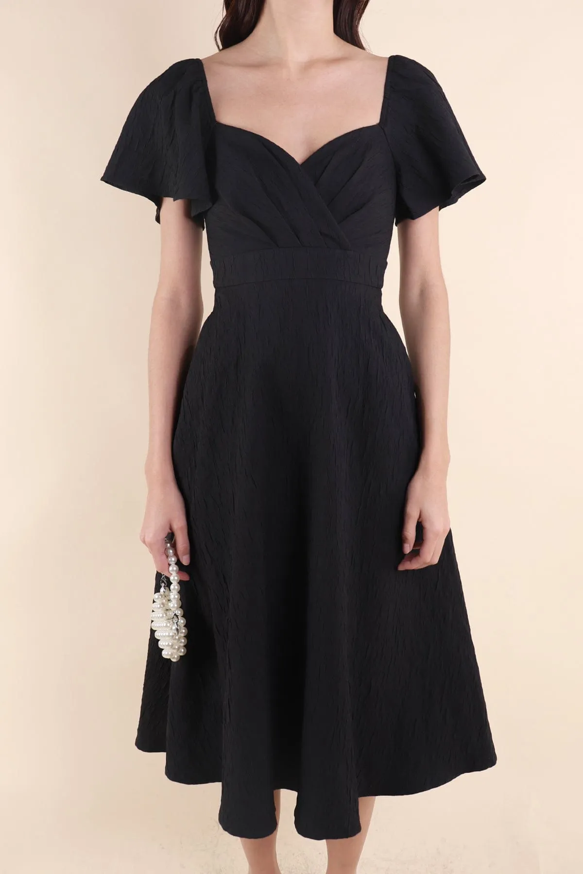 FIORA SLEEVE MIDAXI DRESS IN BLACK