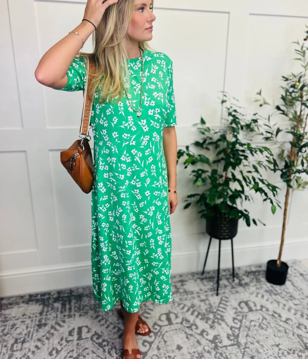 Green & White Printed Stretch Fit & Flare Midi Dress