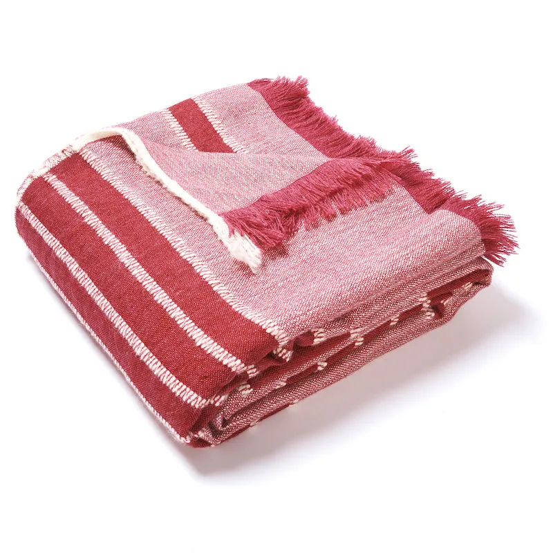 Manta in Dark Pink Alpaca Bedcover and Throw