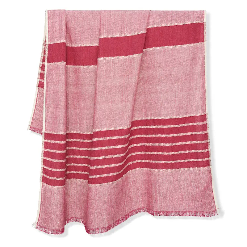 Manta in Dark Pink Alpaca Bedcover and Throw