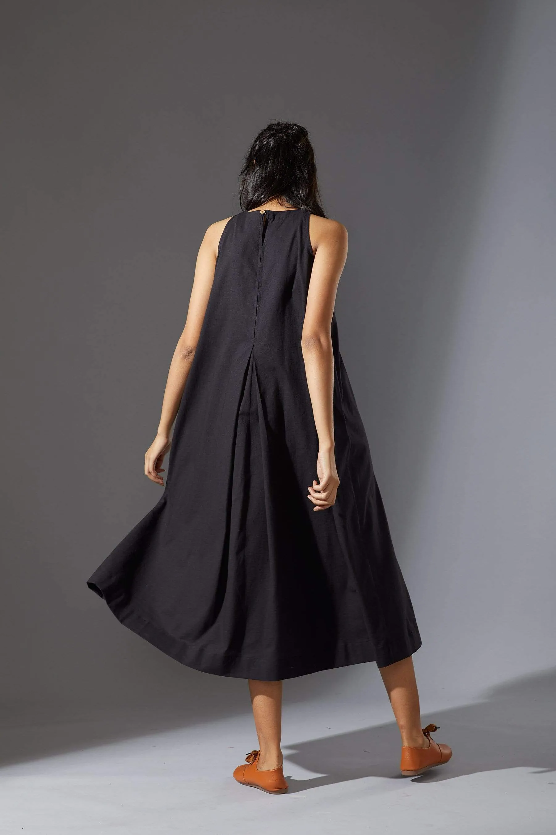 Mati Vita Aakaar Black Dress